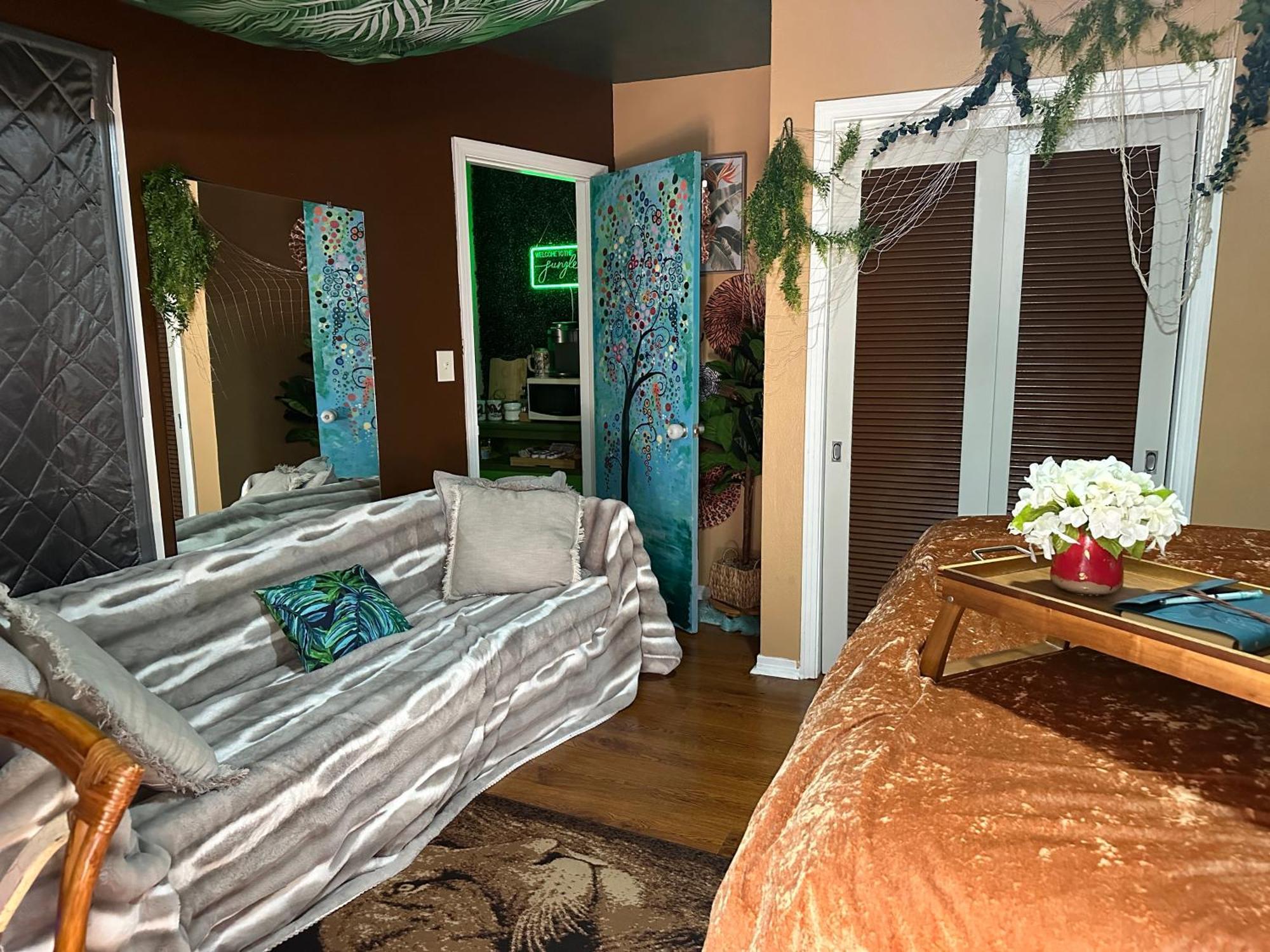The Jungle * Tampa